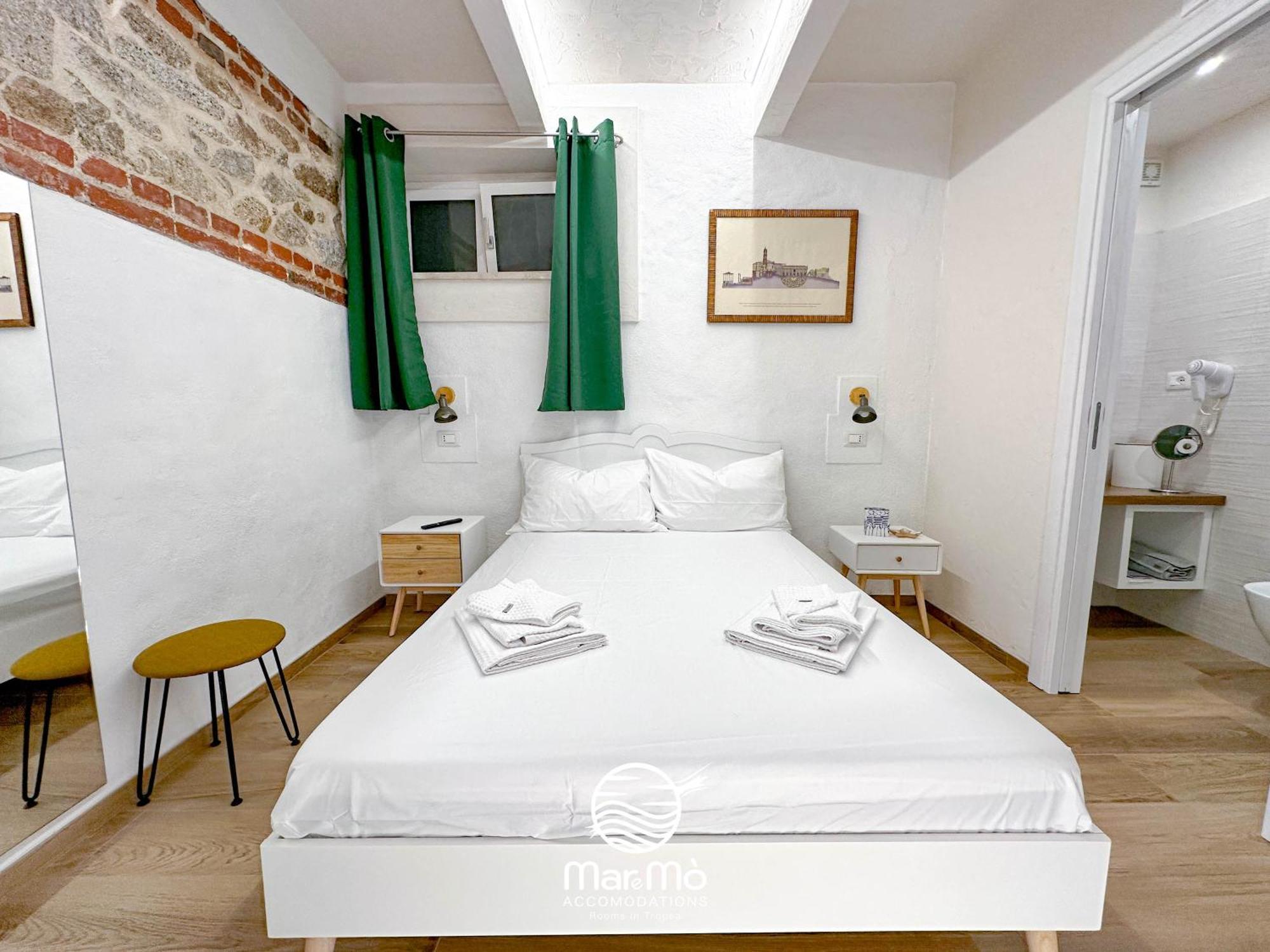Maremo Accomodations - Rooms In Tropea Esterno foto